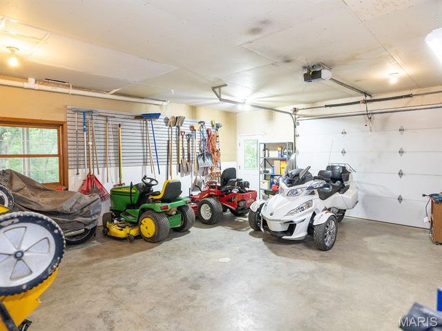 1889 Bay Avenue, Hannibal, MO 63401