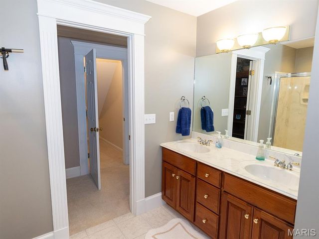 1889 Bay Avenue, Hannibal, MO 63401