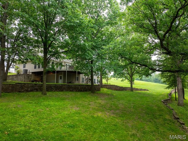 1889 Bay Avenue, Hannibal, MO 63401