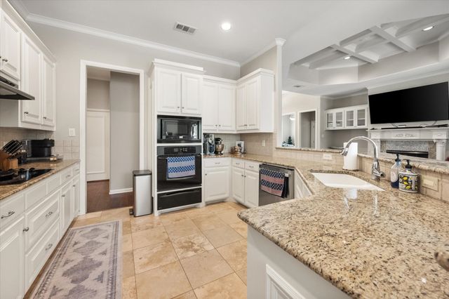 2015 Kodiak Court, Arlington, TX 76013
