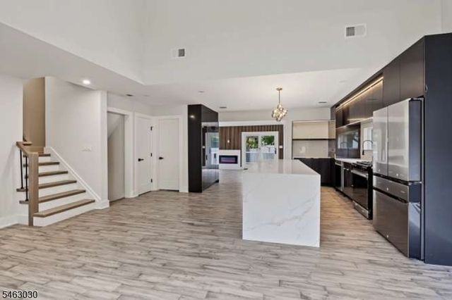 38 Brookside Ave, Fair Lawn Boro, NJ 07410