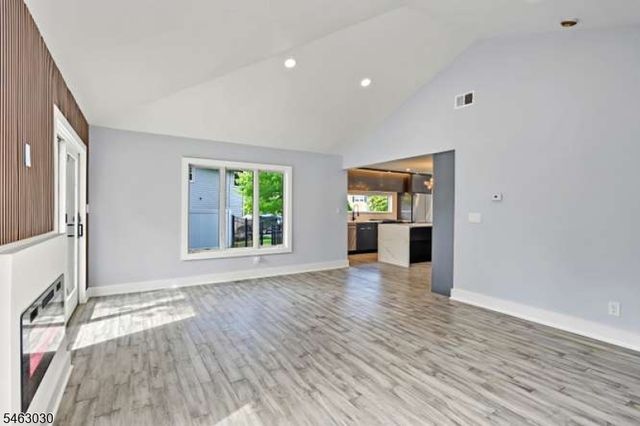 38 Brookside Ave, Fair Lawn Boro, NJ 07410