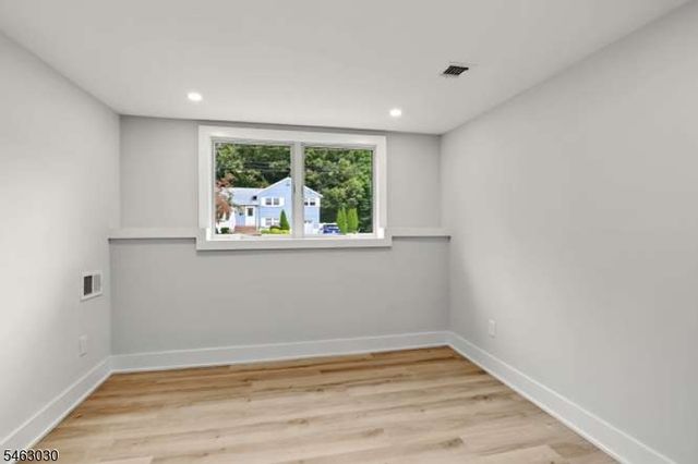 38 Brookside Ave, Fair Lawn Boro, NJ 07410