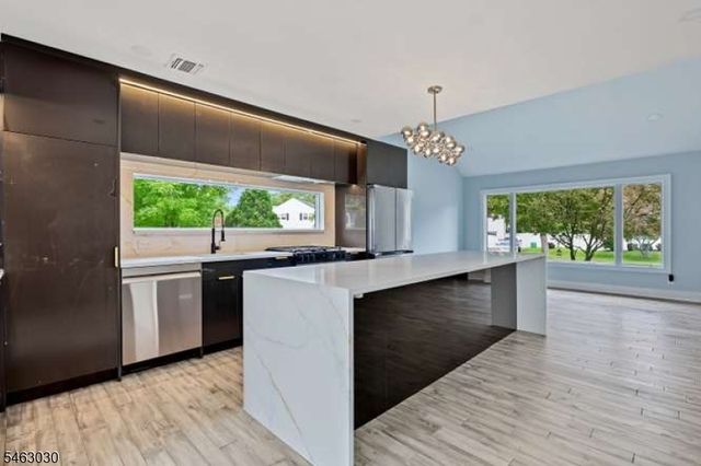 38 Brookside Ave, Fair Lawn Boro, NJ 07410