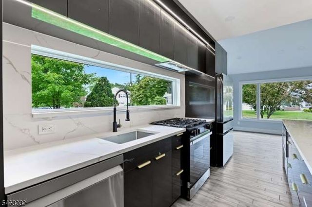 38 Brookside Ave, Fair Lawn Boro, NJ 07410