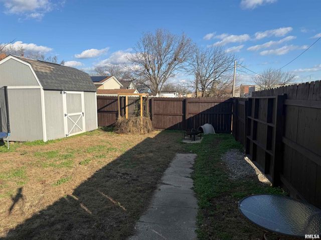 605 Follis Avenue, Johnston City, IL 62951