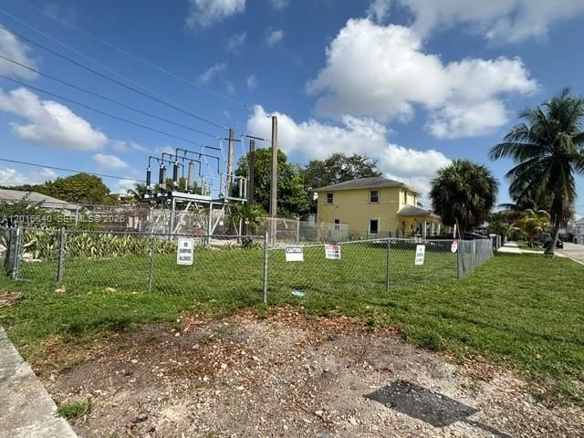193 NW 16th Street, Miami, FL 33136