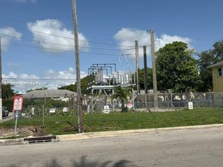 193 NW 16th Street, Miami, FL 33136