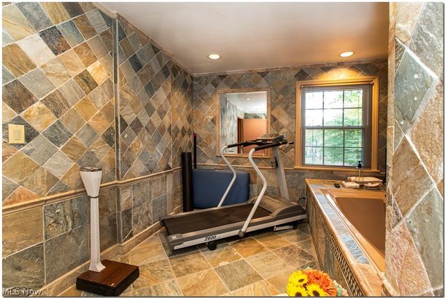 2677 Rocklyn Road, Shaker Heights, OH 44122