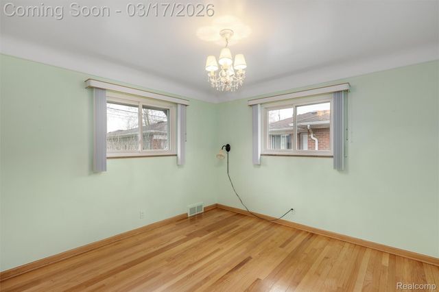 22500 Barton Street, St. Clair Shores, MI 48081