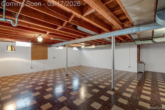 22500 Barton Street, St. Clair Shores, MI 48081