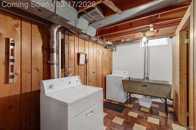 22500 Barton Street, St. Clair Shores, MI 48081