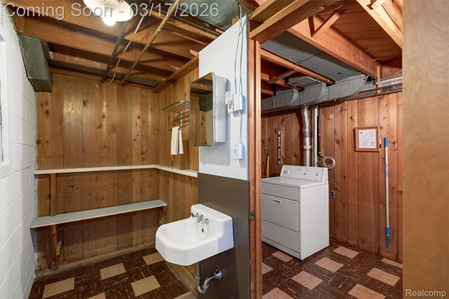 22500 Barton Street, St. Clair Shores, MI 48081