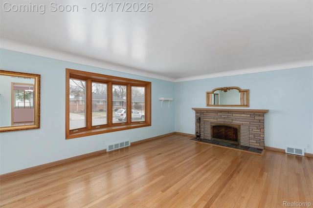 22500 Barton Street, St. Clair Shores, MI 48081