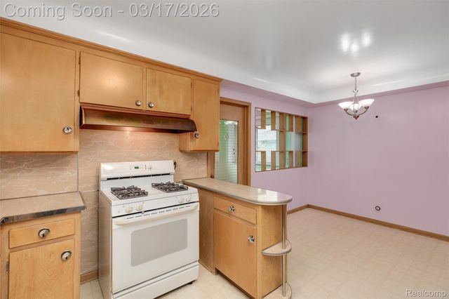 22500 Barton Street, St. Clair Shores, MI 48081