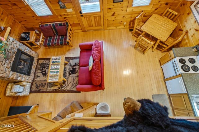 220 Moose Ridge Way, Pigeon Forge, TN 37863