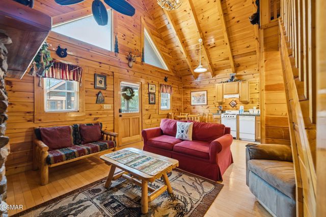 220 Moose Ridge Way, Pigeon Forge, TN 37863