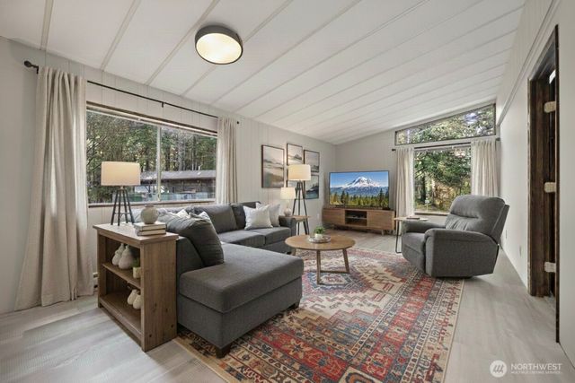 8532 Juniper Place, Maple Falls, WA 98266