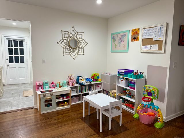 1260 Hope Street D, Stamford, CT 06907