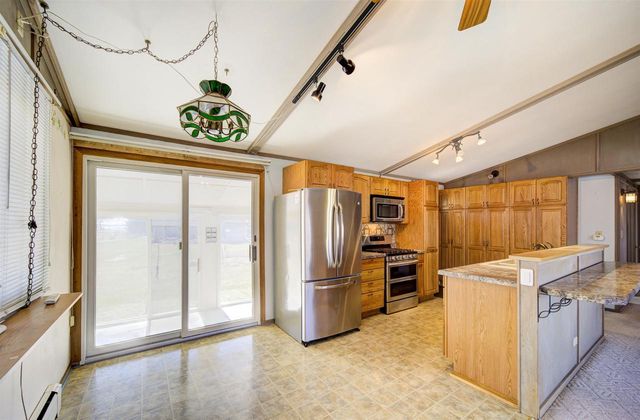W285 OAK STREET, Fremont, WI 54940
