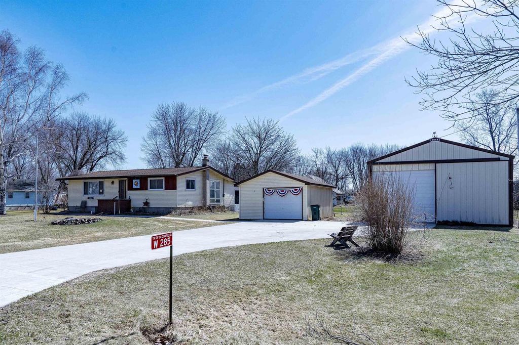W285 OAK STREET, Fremont, WI 54940