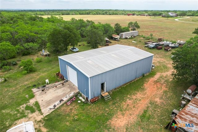 1240 Kelly Road, Luling, TX 78648