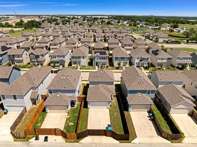 5528 Topwater Trail, Fort Worth, TX 76119
