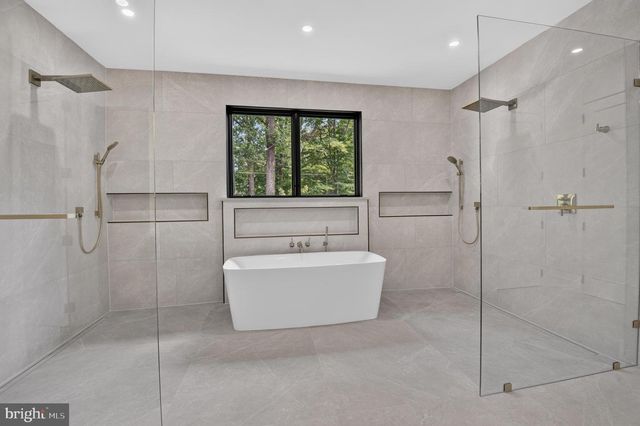 7115 CRAIL DR, Bethesda, MD 20817