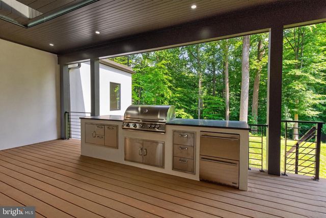7115 CRAIL DR, Bethesda, MD 20817
