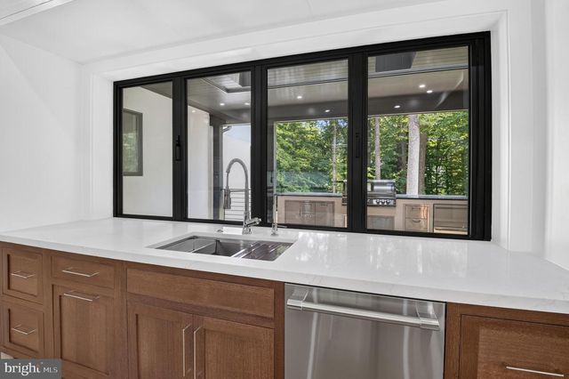 7115 CRAIL DR, Bethesda, MD 20817