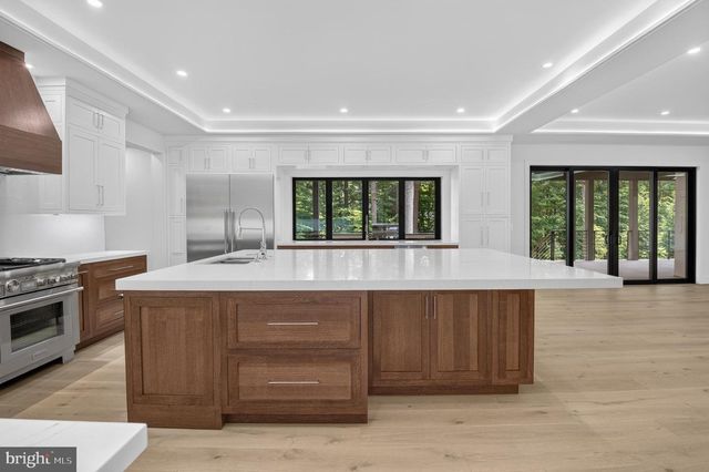 7115 CRAIL DR, Bethesda, MD 20817