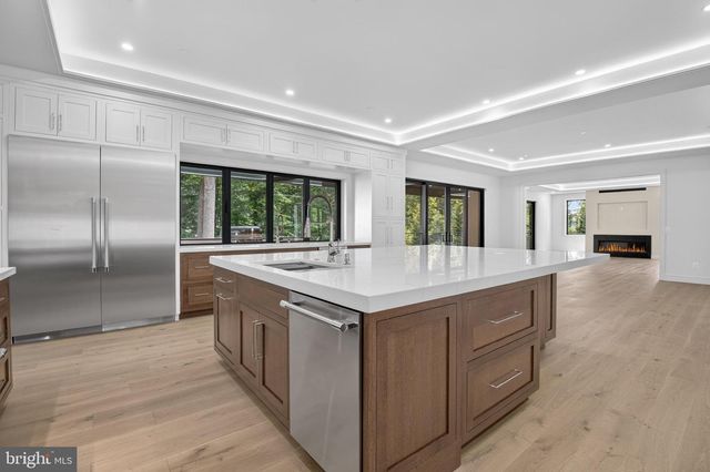 7115 CRAIL DR, Bethesda, MD 20817