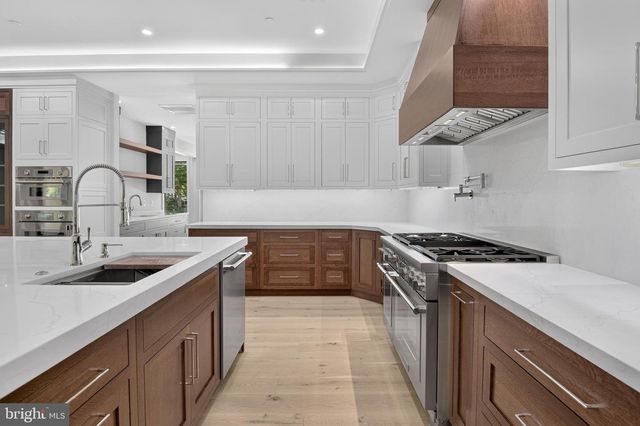 7115 CRAIL DR, Bethesda, MD 20817