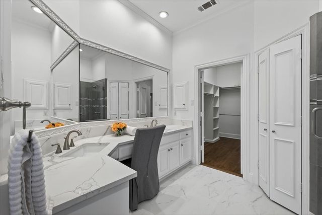 18719 Thorntree Lane, Dallas, TX 75252
