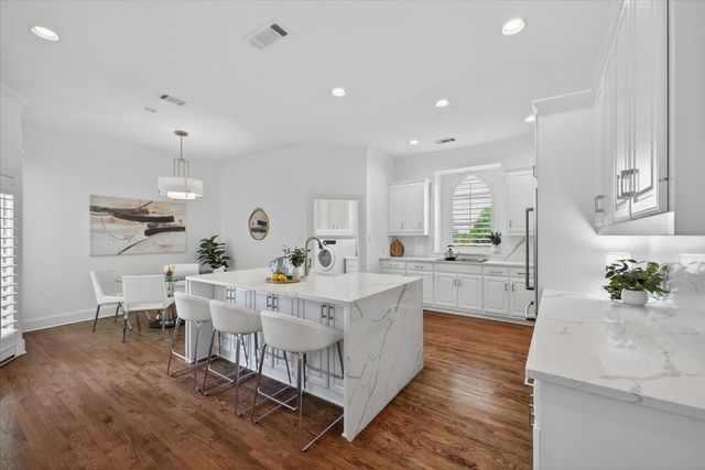 18719 Thorntree Lane, Dallas, TX 75252