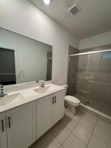 768 NE 206th Ter 768, Miami, FL 33179