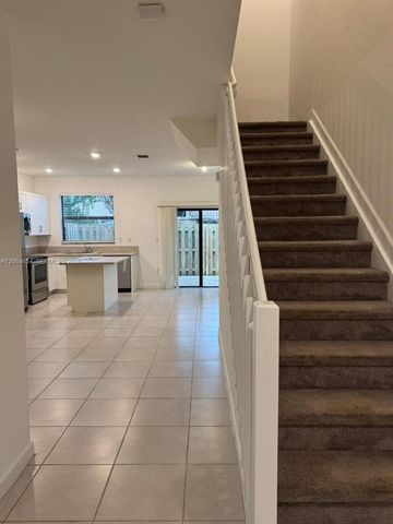 768 NE 206th Ter 768, Miami, FL 33179