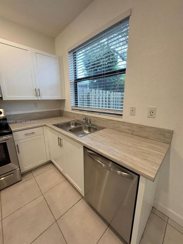 768 NE 206th Ter 768, Miami, FL 33179
