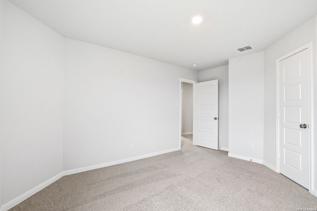 8543 Catnip Pass, Elmendorf, TX 78112