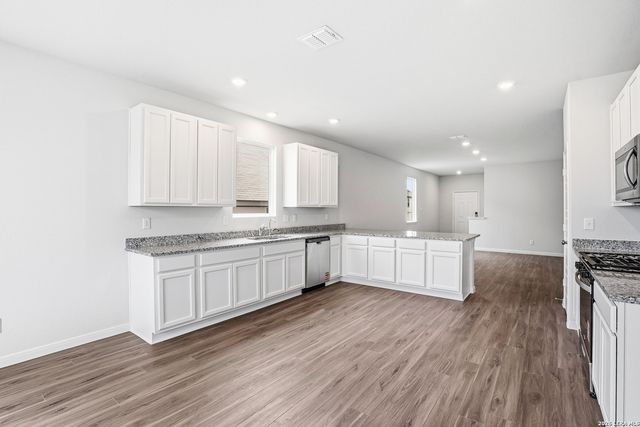8543 Catnip Pass, Elmendorf, TX 78112