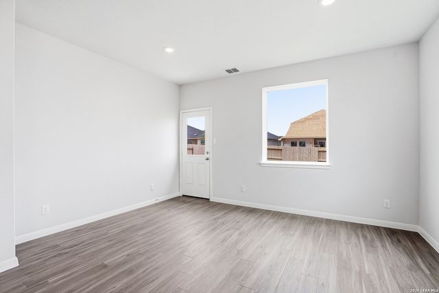 8543 Catnip Pass, Elmendorf, TX 78112