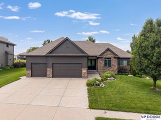 10218 Spyglass Drive, Omaha, NE 68136