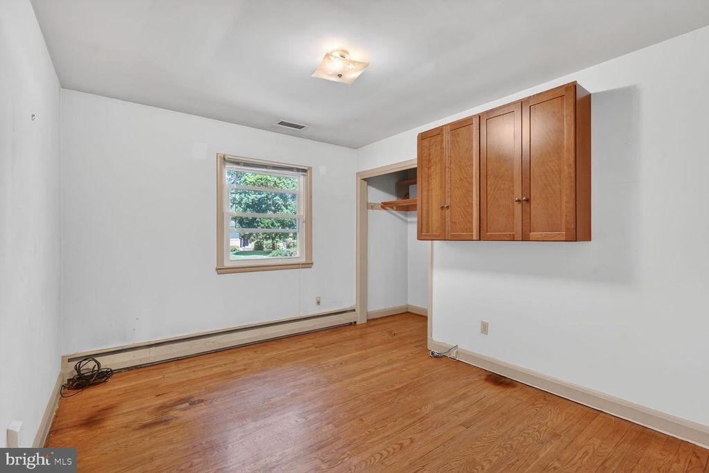 Image 13 of property listing at 3029 RAMBLEWOOD RD, Ellicott City, MD 21042