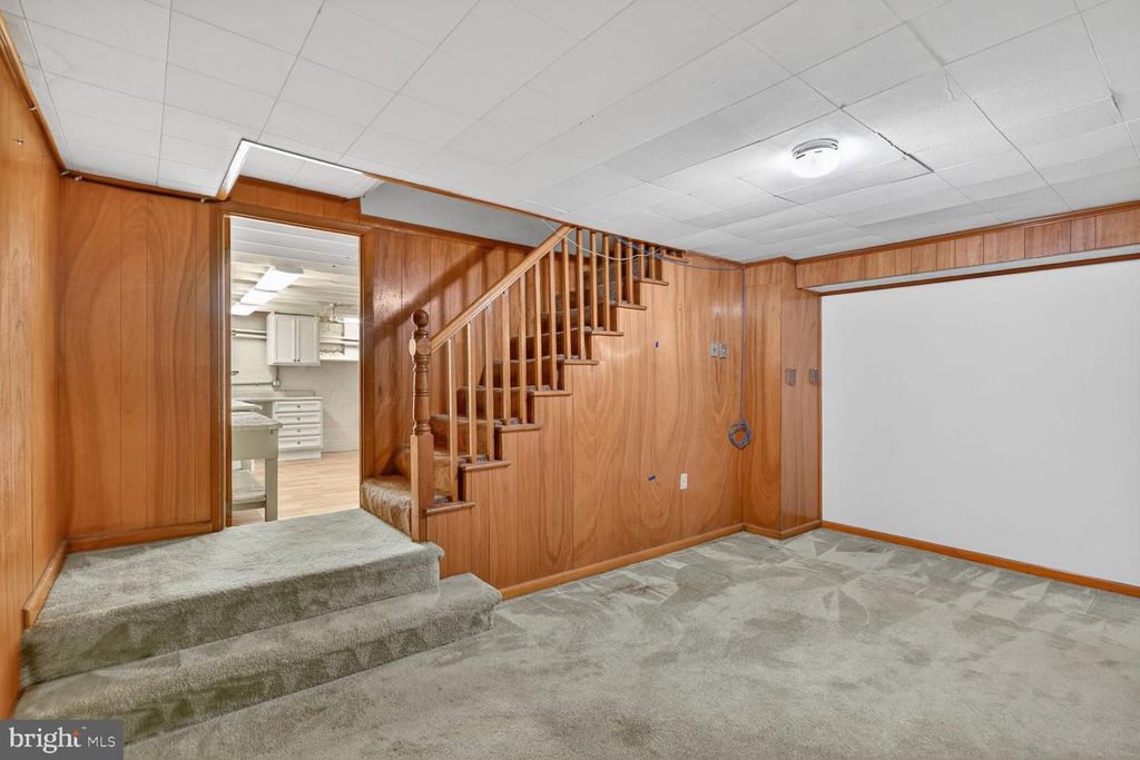 Image 15 of property listing at 3029 RAMBLEWOOD RD, Ellicott City, MD 21042