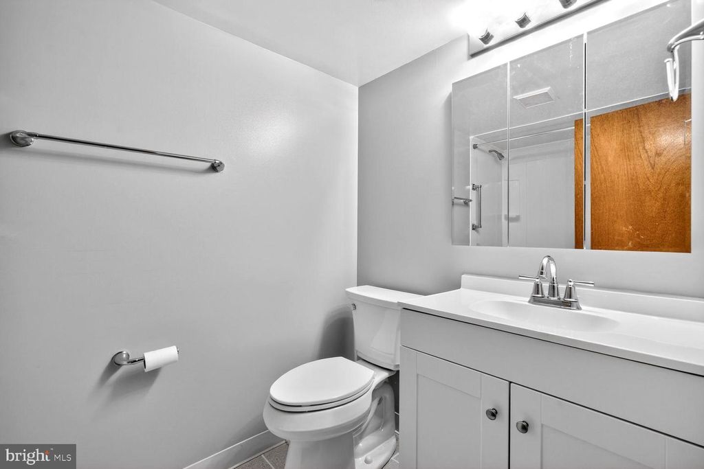Image 16 of property listing at 3029 RAMBLEWOOD RD, Ellicott City, MD 21042