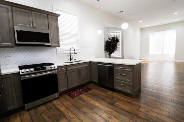 875 Wood Street, Oakland, CA 94607