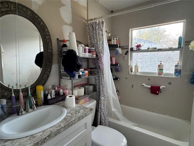 207 E BUCHANON AVENUE, Orlando, FL 32809