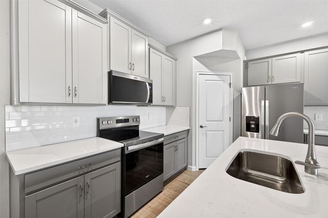 9175 AURELIA AVENUE, Parrish, FL 34219