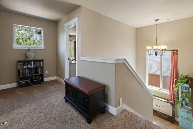 51860 Hollinshead Place, La Pine, OR 97739