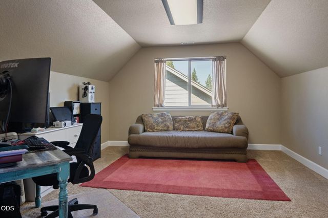 51860 Hollinshead Place, La Pine, OR 97739